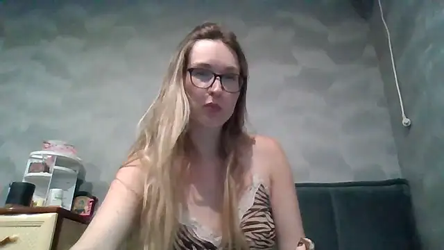 Jugira online show from November 2025 11:14:02 PM