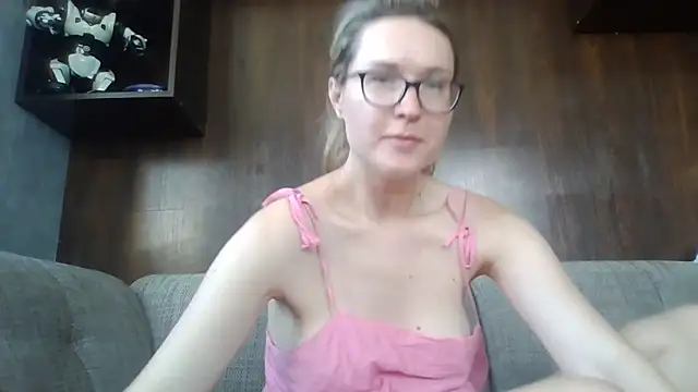 Snapshot of Jugira chatting on June 2026 12:10:02 PM Jugira online show from June 2026 12:10:02 PM