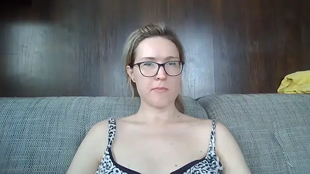 Snapshot of Jugira chatting on June 2026 12:21:02 PM Jugira online show from June 2026 12:21:02 PM