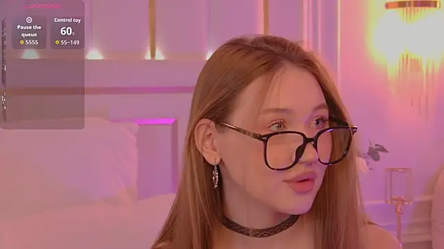 NancySmitts online show from October 2025 03:56:01 PM