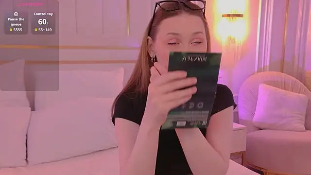 NancySmitts online show from November 2025 03:45:01 PM