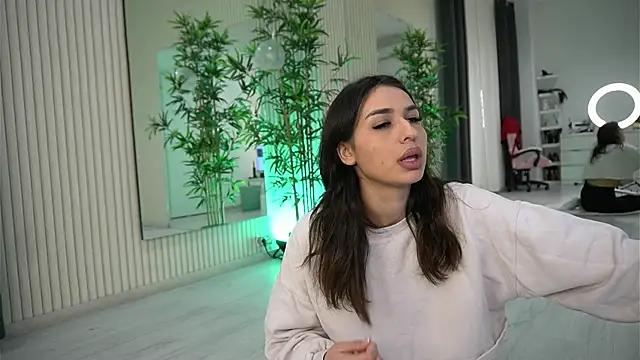 Snapshot of EmmaBlanco chatting on December 2025 08:21:01 PM EmmaBlanco online show from December 2025 08:21:01 PM