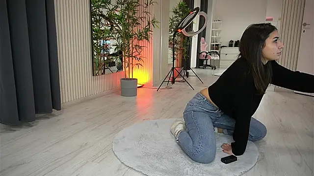 EmmaBlanco online show from October 2025 07:18:01 PM