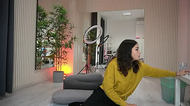 EmmaBlanco online show from September 2025 07:31:01 PM