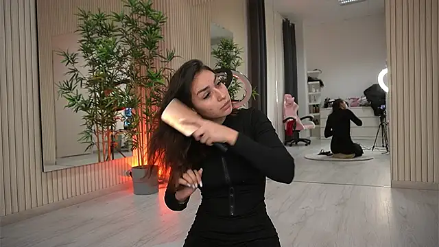 Snapshot of EmmaBlanco chatting on October 2025 07:12:01 PM EmmaBlanco online show from October 2025 07:12:01 PM