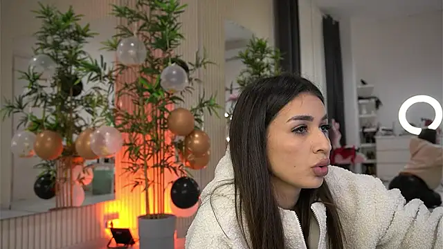 Snapshot of EmmaBlanco chatting on November 2025 08:09:02 PM EmmaBlanco online show from November 2025 08:09:02 PM