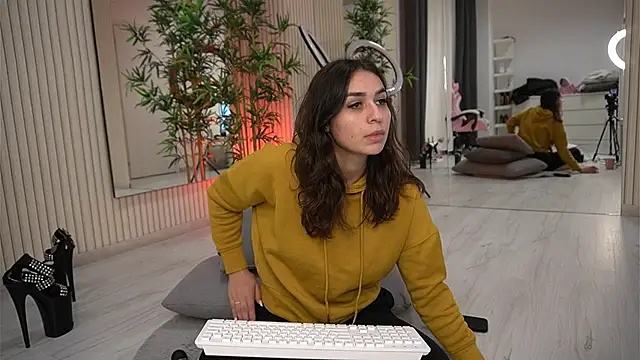 EmmaBlanco online show from October 2025 06:43:02 PM