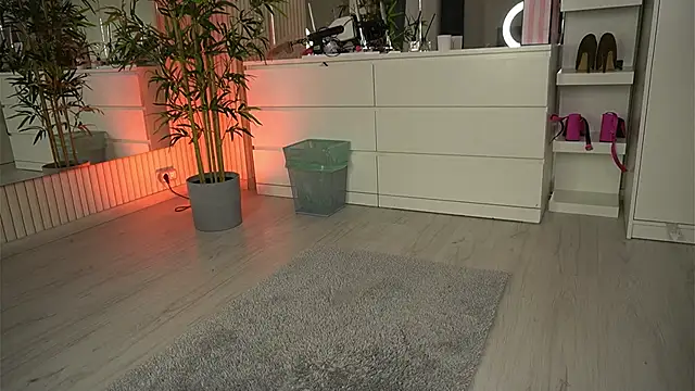 EmmaBlanco online show from April 2026 04:30:01 AM