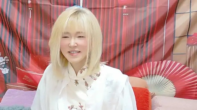 Snapshot of kimagure-fu- chatting on June 2026 01:33:02 PM kimagure-fu- online show from June 2026 01:33:02 PM