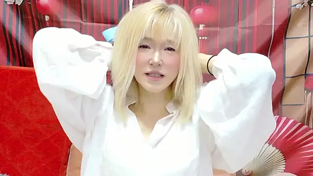 Snapshot of kimagure-fu- chatting on June 2026 01:32:02 PM kimagure-fu- online show from June 2026 01:32:02 PM