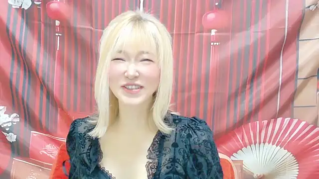 Snapshot of kimagure-fu- chatting on June 2026 01:38:02 PM kimagure-fu- online show from June 2026 01:38:02 PM