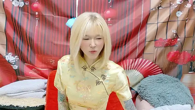 Snapshot of kimagure-fu- chatting on July 2026 08:06:02 PM kimagure-fu- online show from July 2026 08:06:02 PM