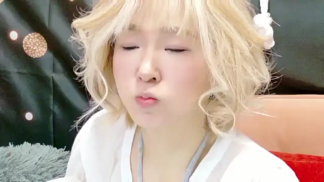 Snapshot of kimagure-fu- chatting on February 2026 02:00:02 PM kimagure-fu- online show from February 2026 02:00:02 PM