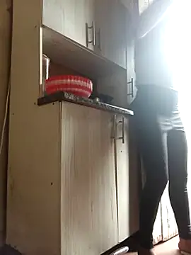 RFeltomWhitJ online show from November 2025 12:54:02 PM