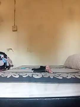 RFeltomWhitJ online show from November 2025 05:32:02 AM