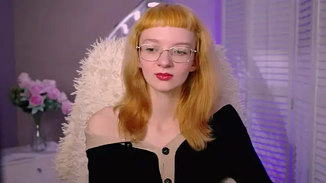 Snapshot of MollyJiggles chatting on October 2025 08:05:01 AM MollyJiggles online show from October 2025 08:05:01 AM