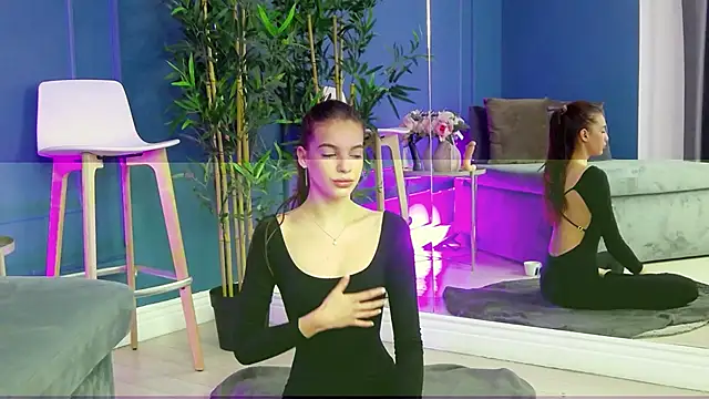 KimmDaviss online show from November 2025 09:23:02 AM