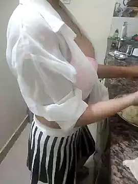 Snapshot of Pihu_Chopra chatting on September 2025 03:23:02 PM Pihu Chopra online show from September 2025 03:23:02 PM