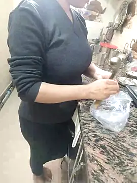 Snapshot of Pihu_Chopra chatting on November 2025 03:45:02 AM Pihu Chopra online show from November 2025 03:45:02 AM