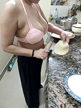 Snapshot of Pihu_Chopra chatting on October 2025 04:44:02 AM Pihu Chopra online show from October 2025 04:44:02 AM