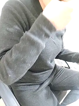 Snapshot of Pihu_Chopra chatting on December 2025 03:47:01 PM Pihu Chopra online show from December 2025 03:47:01 PM