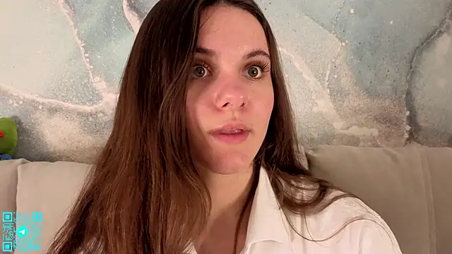 chloemilka online show from April 2026 05:25:01 PM