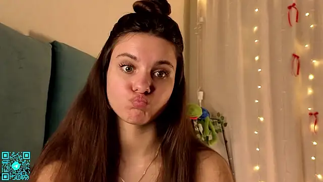 chloemilka online show from February 2026 05:23:02 PM