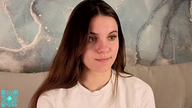 chloemilka online show from April 2026 05:36:02 PM