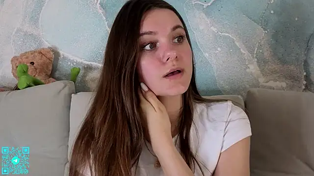 Snapshot of chloemilka chatting on June 2026 06:23:01 PM chloemilka online show from June 2026 06:23:01 PM
