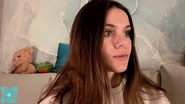 Snapshot of chloemilka chatting on May 2026 06:22:02 PM chloemilka online show from May 2026 06:22:02 PM