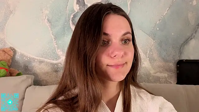 Snapshot of chloemilka chatting on May 2026 05:21:02 PM chloemilka online show from May 2026 05:21:02 PM