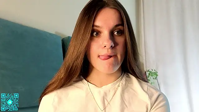 chloemilka online show from March 2026 05:11:02 PM