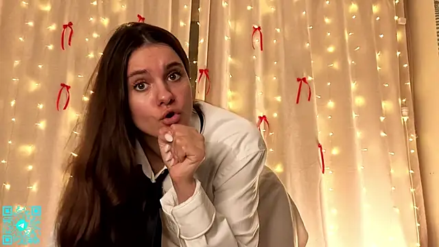 chloemilka online show from February 2026 05:15:02 PM