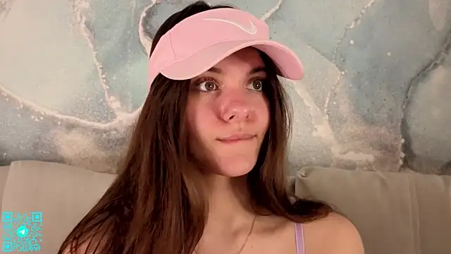 chloemilka online show from April 2026 05:47:01 PM