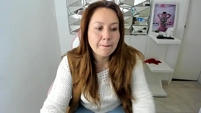 Snapshot of camixxx_m chatting on November 2025 12:19:01 PM camixxx m online show from November 2025 12:19:01 PM