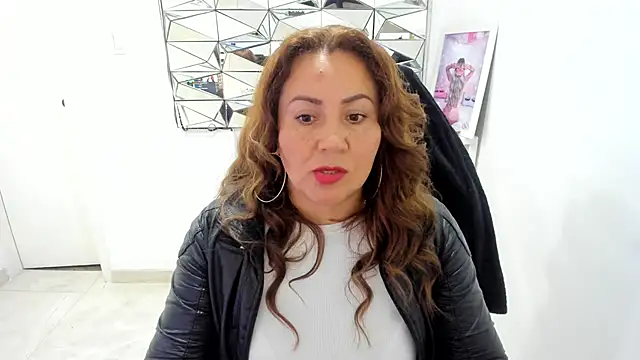 camixxx m online show from April 2026 01:25:02 PM