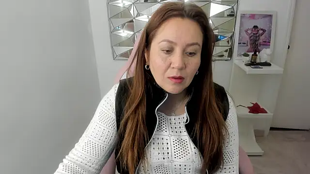 Snapshot of camixxx_m chatting on October 2025 12:26:02 PM camixxx m online show from October 2025 12:26:02 PM