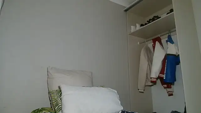 KinkyJ  online show from October 2025 05:17:01 PM
