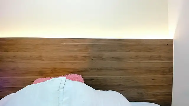 thamiina  online show from April 2026 11:33:01 AM