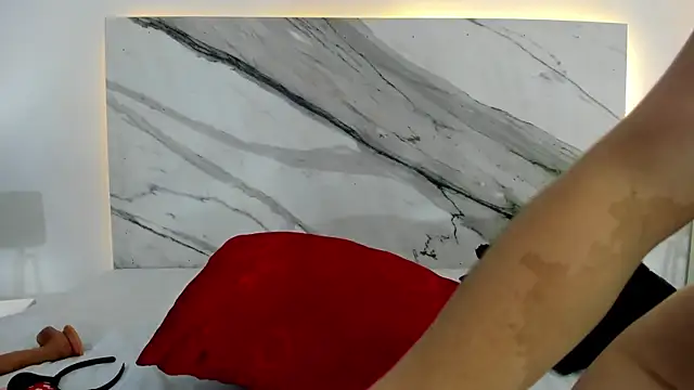 thamiina  online show from October 2025 07:02:01 PM