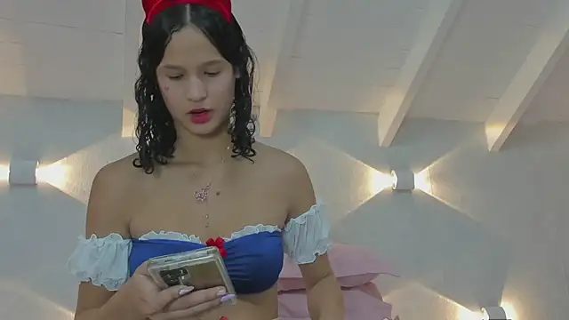 Snapshot of Princesita_Sofia_ chatting on October 2025 08:33:01 PM Princesita Sofia online show from October 2025 08:33:01 PM