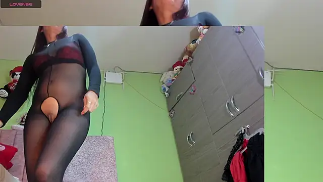 hot Dariana pantyhose online show from November 2025 01:54:02 PM