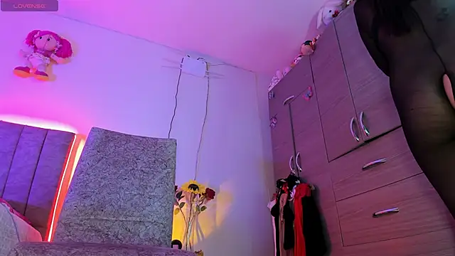 hot Dariana pantyhose online show from April 2026 01:51:01 PM