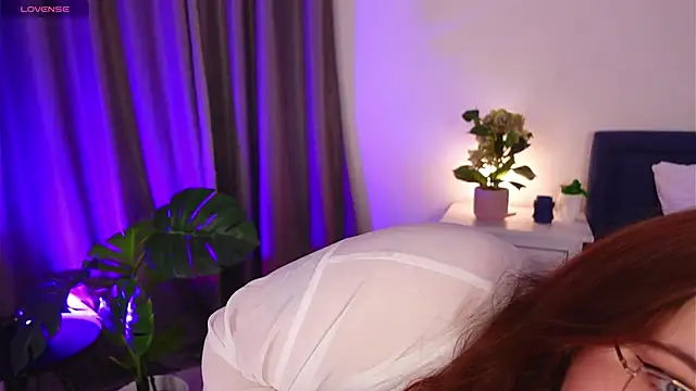 Snapshot of Neko_Moor chatting on December 2025 08:43:02 PM Neko Moor online show from December 2025 08:43:02 PM