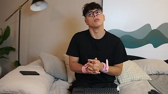 Ethan occonor online show from October 2025 06:42:01 PM