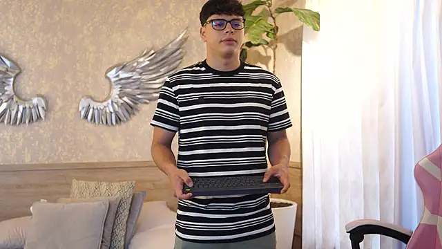 Ethan occonor online show from December 2025 12:26:01 PM