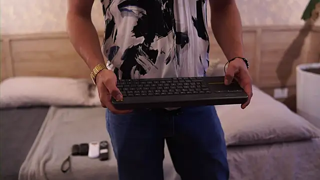 Ethan occonor online show from December 2025 12:06:01 PM