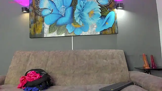 elizabeth lamer online show from December 2025 06:41:02 AM