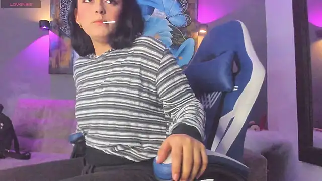 elizabeth lamer online show from April 2026 01:46:01 AM