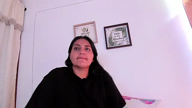 selena jhonson online show from November 2025 01:59:01 PM